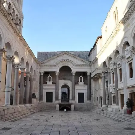 Il Verde, Deluxe Two Bedroom In Center Apartamento