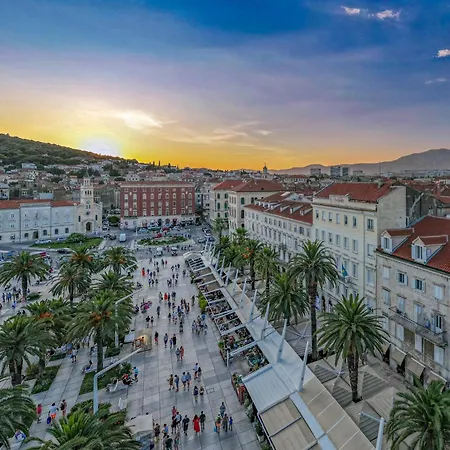 Il Verde, Deluxe Two Bedroom In Center * Split