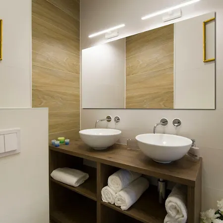 Il Verde, Deluxe Two Bedroom In Center Apartamento