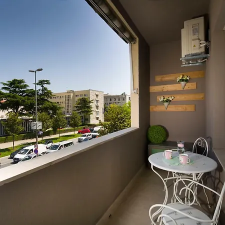 Il Verde, Deluxe Two Bedroom In Center