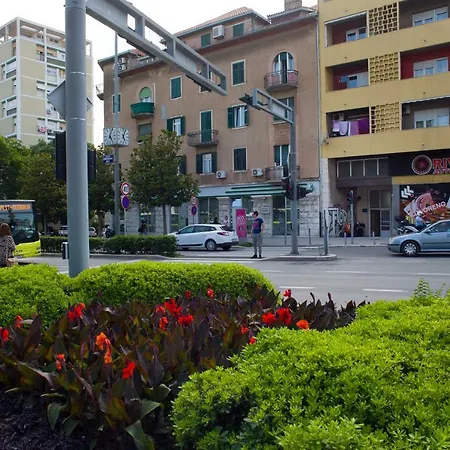 Il Verde, Deluxe Two Bedroom In Center *