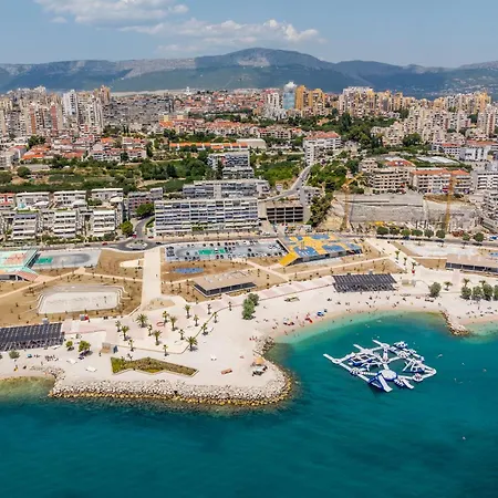 Il Verde, Deluxe Two Bedroom In Center